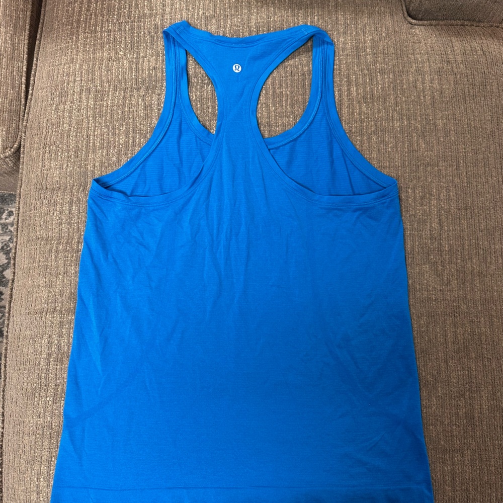Lululemon swiftly tech poolside